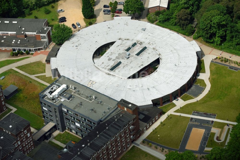 Bad Bramstedt von oben - Klinikgelände des Krankenhauses Klinikum Bad Bramstedt an der Oskar-Alexander-Straße in Bad Bramstedt im Bundesland Schleswig-Holstein, Deutschland