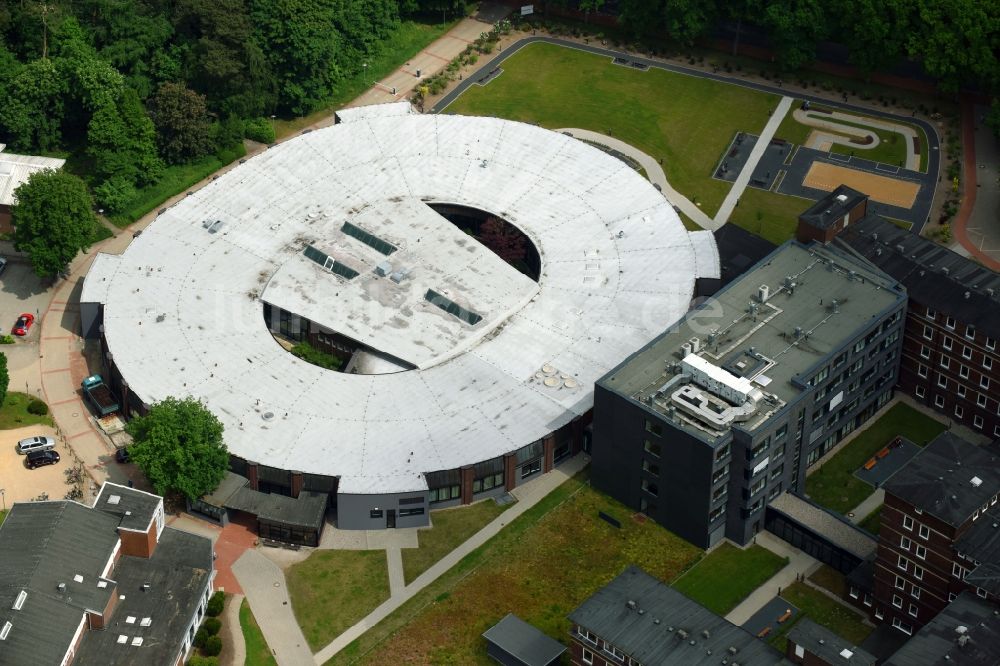 Bad Bramstedt aus der Vogelperspektive: Klinikgelände des Krankenhauses Klinikum Bad Bramstedt an der Oskar-Alexander-Straße in Bad Bramstedt im Bundesland Schleswig-Holstein, Deutschland