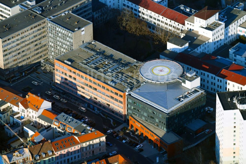 Potsdam von oben - Klinikgelände des Krankenhauses Klinikum Ernst von Bergmann im Ortsteil Nördliche Innenstadt in Potsdam im Bundesland Brandenburg, Deutschland