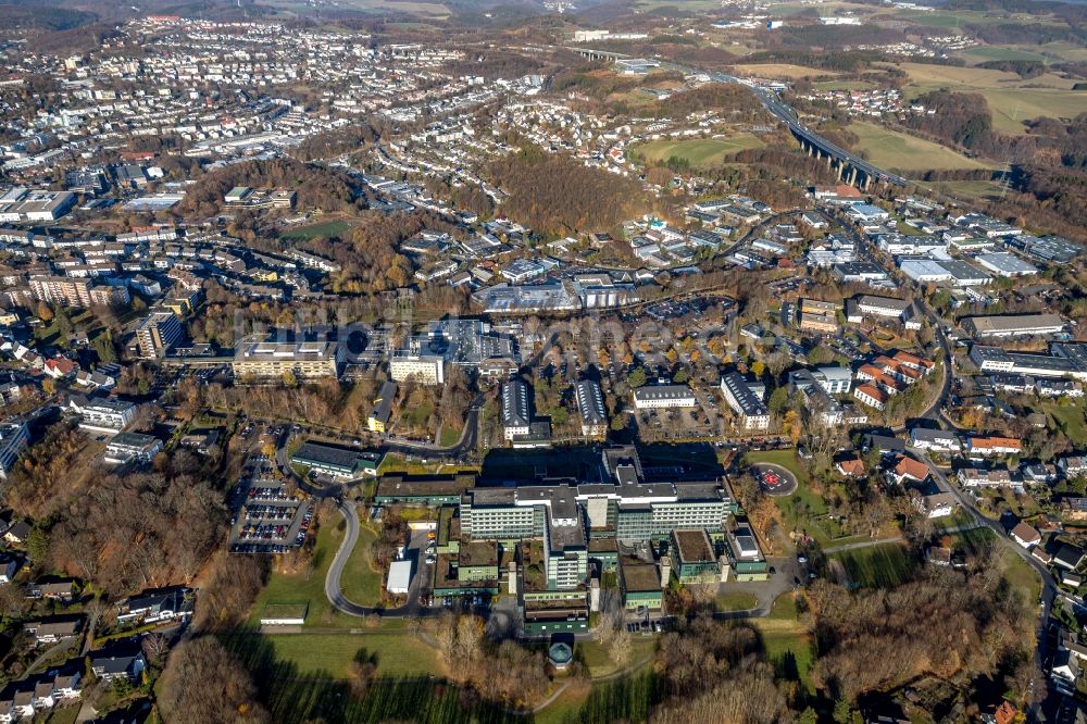 Lüdenscheid von oben - Klinikgelände des Krankenhauses Klinikum Lüdenscheid in Lüdenscheid im Bundesland Nordrhein-Westfalen, Deutschland