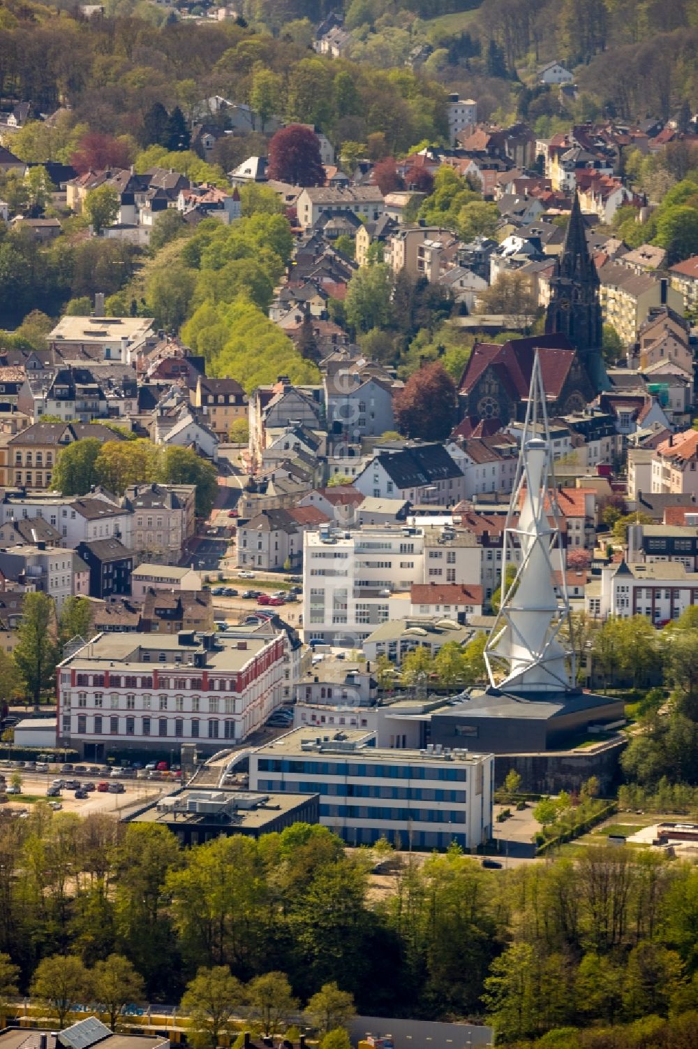 Lüdenscheid von oben - Klinikgelände des Krankenhauses Klinikum Lüdenscheid in Lüdenscheid im Bundesland Nordrhein-Westfalen, Deutschland