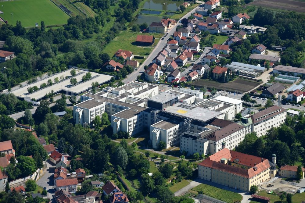 Luftbild Straubing - Klinikgelände des Krankenhauses Klinikum Sankt Elisabeth Straubing an der St.-Elisabeth-Straße in Straubing im Bundesland Bayern, Deutschland