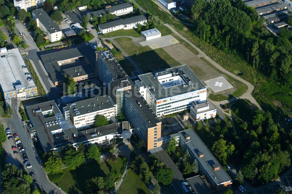 Rostock von oben - Klinikgelände des Krankenhauses Klinikum Südstadt Rostock in Rostock im Bundesland Mecklenburg-Vorpommern, Deutschland