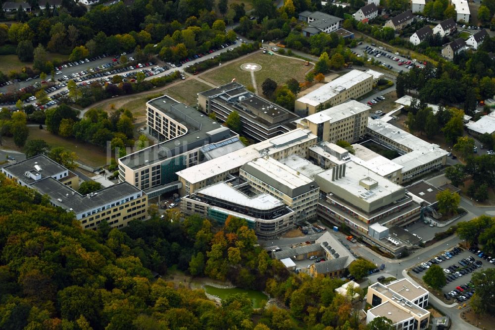 Wolfsburg von oben - Klinikgelände des Krankenhauses Klinikum Wolfsburg Klinik für Kinder- und Jugendmedizin und Psychosomatik an der Sauerbruchstraße in Wolfsburg im Bundesland Niedersachsen, Deutschland