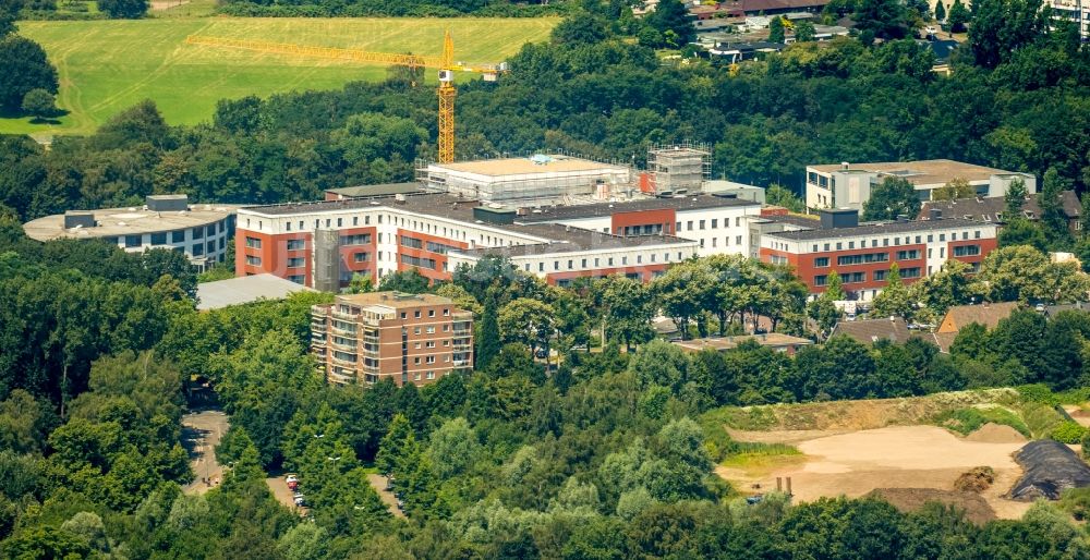 Luftbild Bottrop - Klinikgelände des Krankenhauses Knappschaftskrankenhaus Botttrop - Akademisches Lehrkrankenhaus der Universität Duisburg-Essen in Bottrop im Bundesland Nordrhein-Westfalen