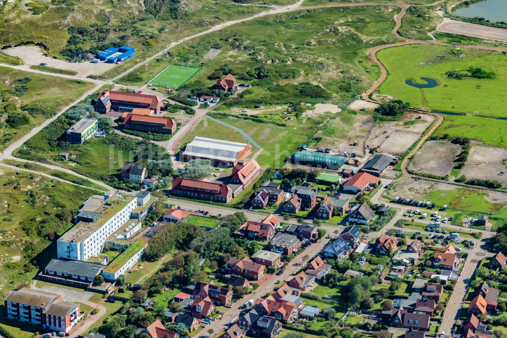 Luftaufnahme Norderney - Klinikgelände des Krankenhauses Krankenhaus Norderney in Norderney im Bundesland Niedersachsen, Deutschland