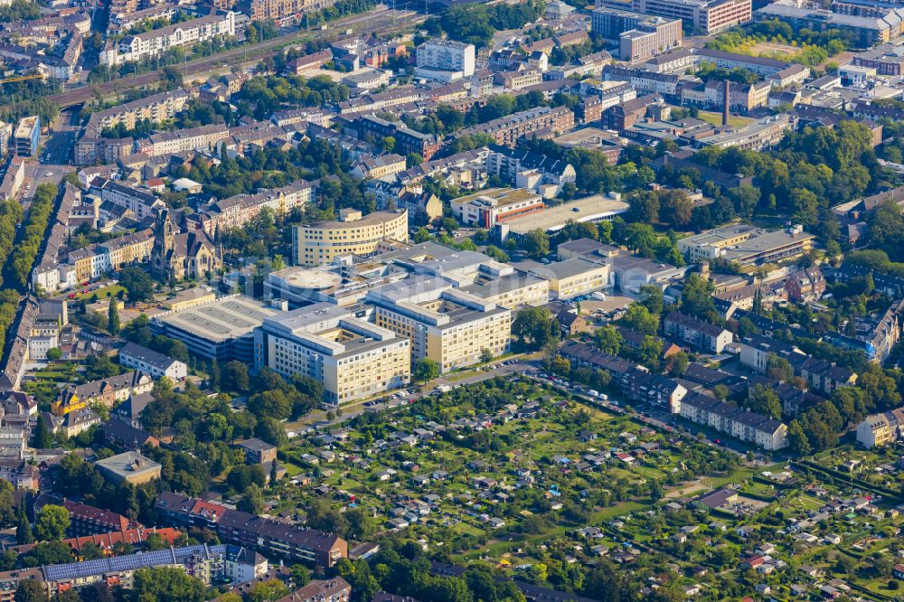 Krefeld aus der Vogelperspektive: Klinikgelände des Krankenhauses in Krefeld im Bundesland Nordrhein-Westfalen, Deutschland