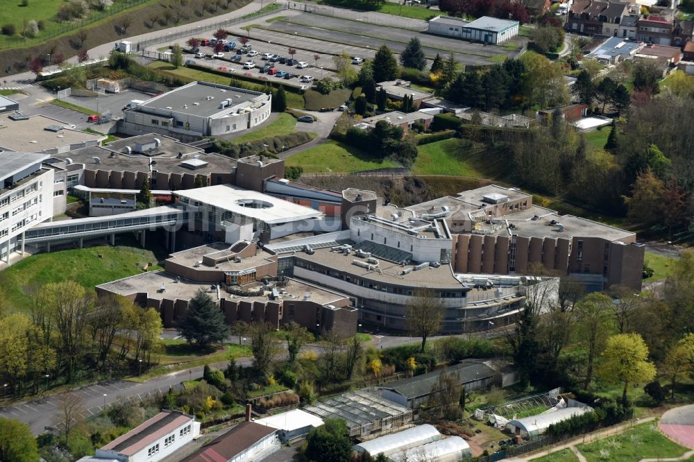 Luftaufnahme Lievin - Klinikgelände des Krankenhauses in Lievin in Nord-Pas-de-Calais Picardie, Frankreich