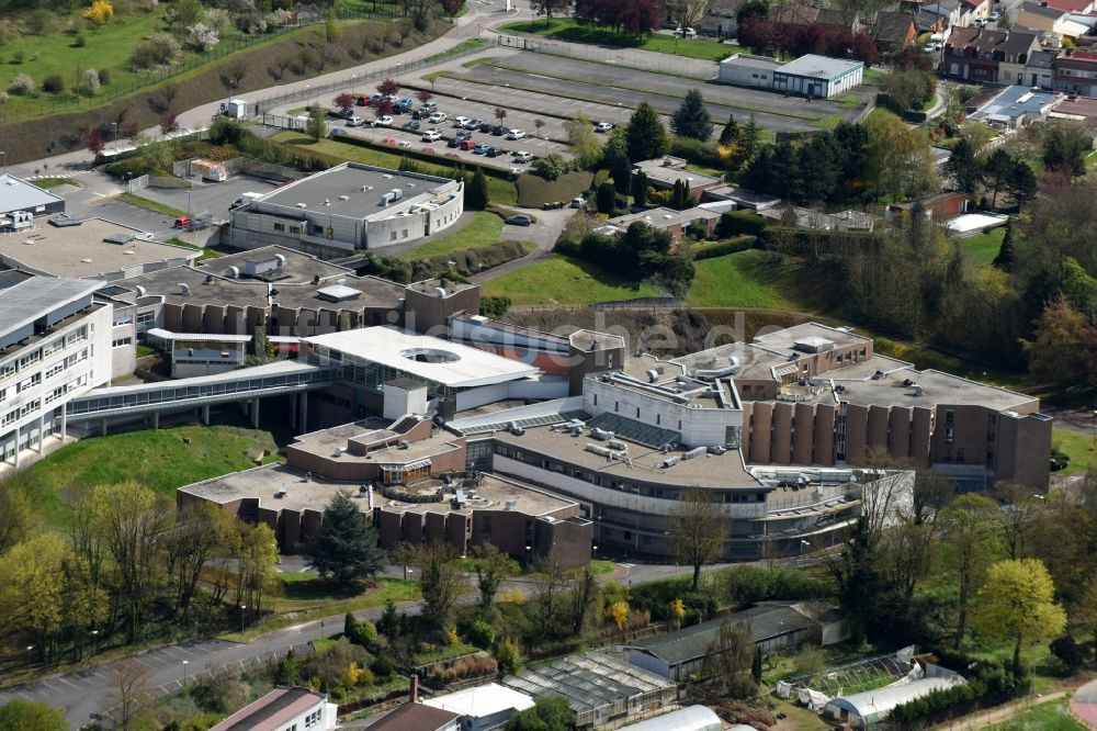 Lievin von oben - Klinikgelände des Krankenhauses in Lievin in Nord-Pas-de-Calais Picardie, Frankreich