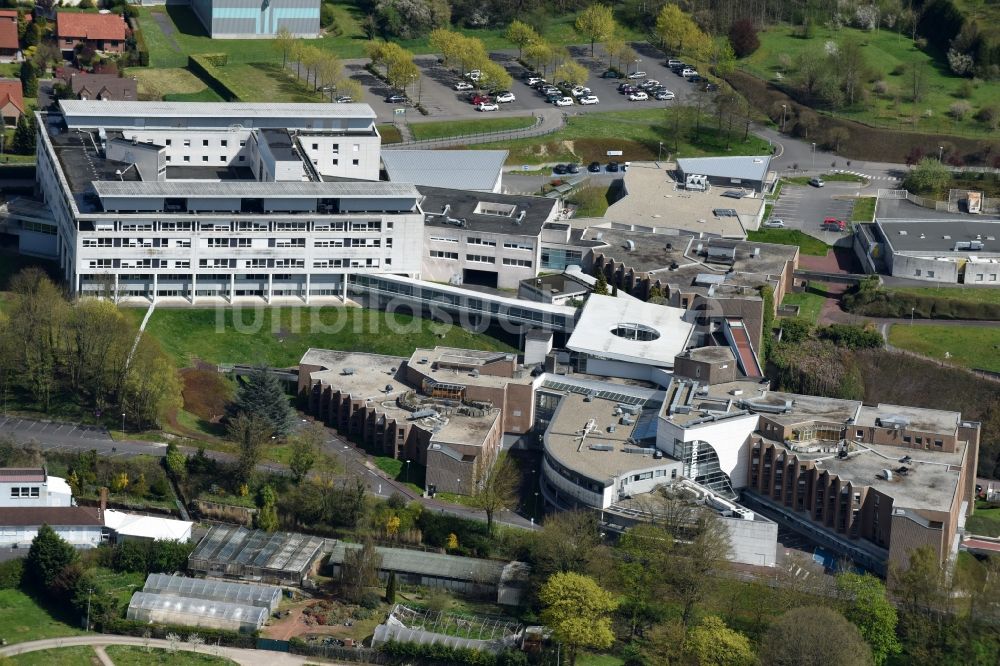 Lievin aus der Vogelperspektive: Klinikgelände des Krankenhauses in Lievin in Nord-Pas-de-Calais Picardie, Frankreich