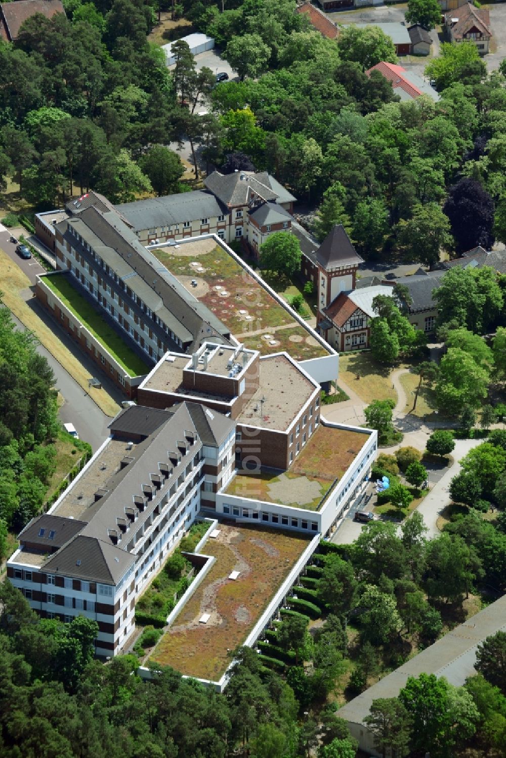 Lostau aus der Vogelperspektive: Klinikgelände des Krankenhauses Lungenklinik der Pfeifferschen Stiftungen in Lostau im Bundesland Sachsen-Anhalt