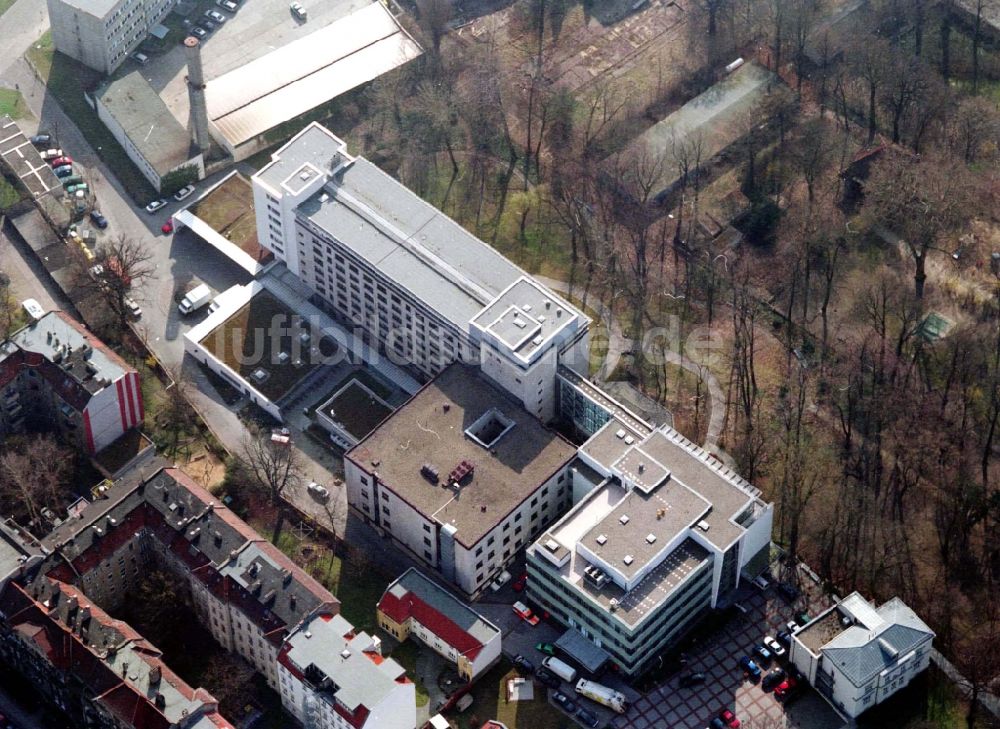 Luftaufnahme Berlin - Klinikgelände des Krankenhauses Maria Heimsuchung Caritas Klinik Pankow in Berlin, Deutschland