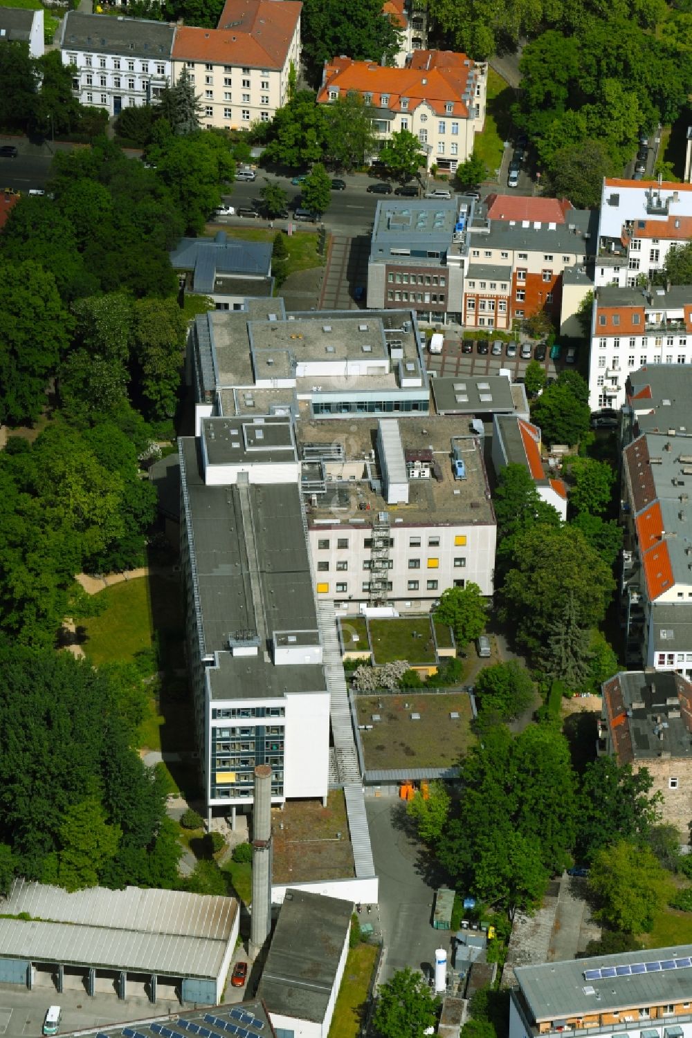 Berlin aus der Vogelperspektive: Klinikgelände des Krankenhauses Maria Heimsuchung Caritas Klinik Pankow in Berlin, Deutschland