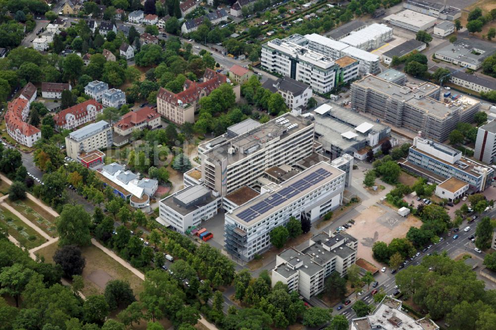 Mainz aus der Vogelperspektive: Klinikgelände des Krankenhauses Marienhaus Klinikum Mainz (MKM) in Mainz im Bundesland Rheinland-Pfalz, Deutschland