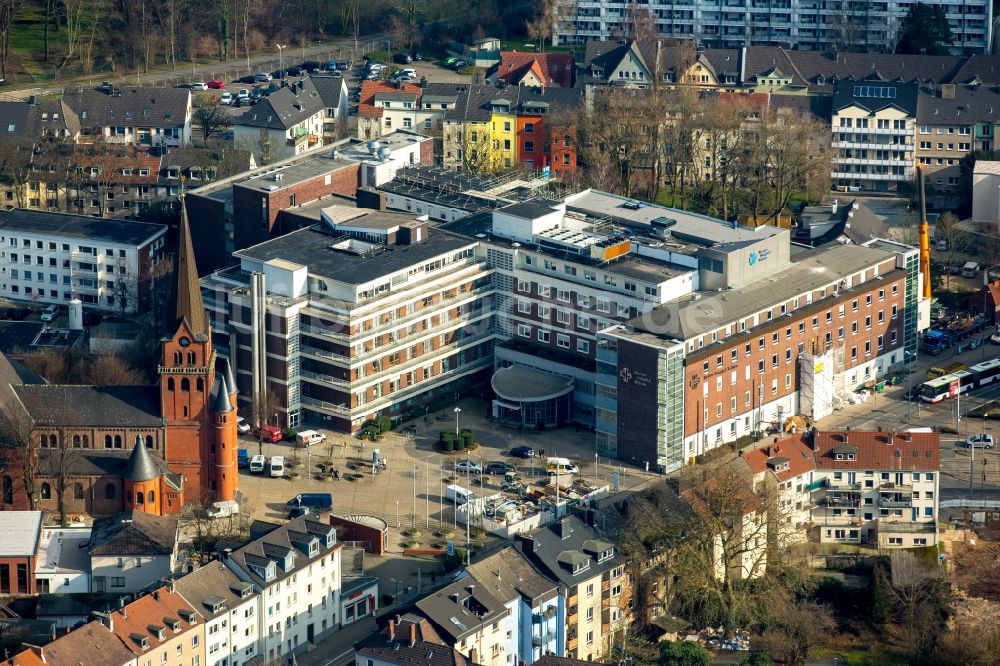 Luftbild Witten - Klinikgelände des Krankenhauses Marienhospital, Marienkirche und Wohnhäuser in Witten im Bundesland Nordrhein-Westfalen