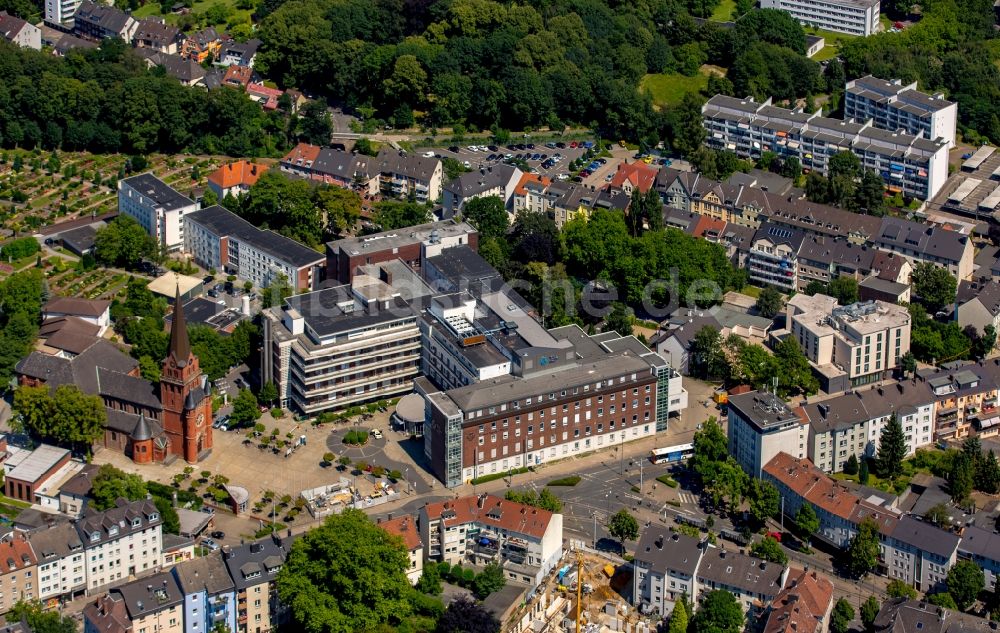 Luftaufnahme Witten - Klinikgelände des Krankenhauses Marienhospital am Marienplatz mit der Marienkirche in Witten im Bundesland Nordrhein-Westfalen