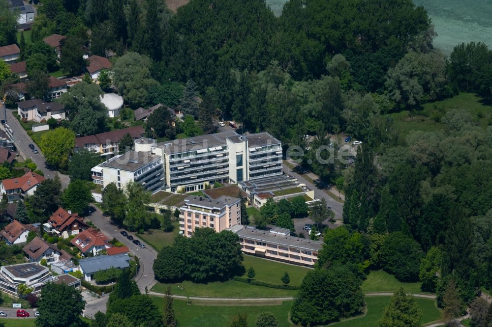 Luftaufnahme Radolfzell am Bodensee - Klinikgelände des Krankenhauses Med. Reha-Einrichtungen der Stadt Radolfzell in Radolfzell am Bodensee im Bundesland Baden-Württemberg, Deutschland