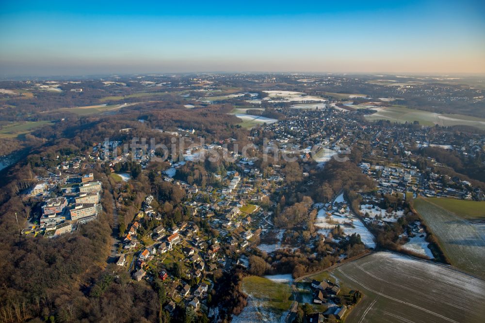 Luftaufnahme Essen - Klinikgelände des Krankenhauses MediClin Fachklinik Rhein/Ruhr Auf der Rötsch im Ortsteil Werden in Essen im Bundesland Nordrhein-Westfalen, Deutschland