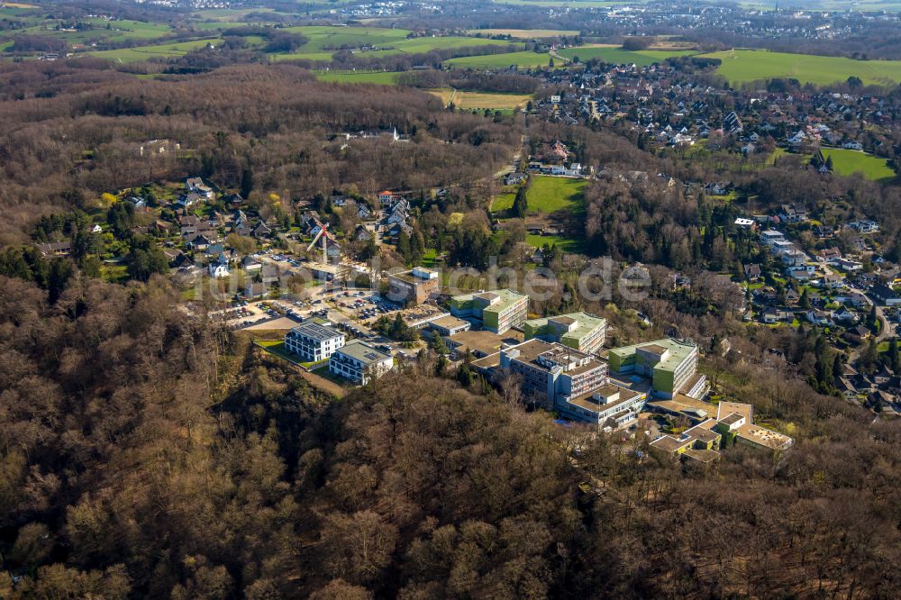 Luftaufnahme Essen - Klinikgelände des Krankenhauses MediClin Fachklinik Rhein/Ruhr Auf der Rötsch im Ortsteil Werden in Essen im Bundesland Nordrhein-Westfalen, Deutschland