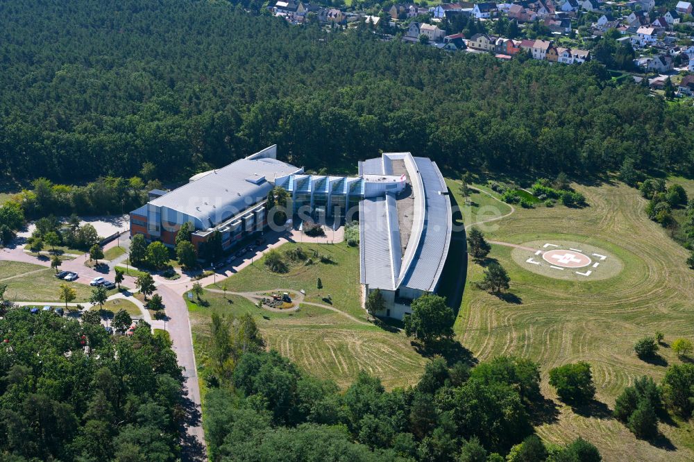 Coswig (Anhalt) aus der Vogelperspektive: Klinikgelände des Krankenhauses MediClin Herzzentrum Coswig Lerchenfeld im Ortsteil Düben in Coswig (Anhalt) im Bundesland Sachsen-Anhalt, Deutschland