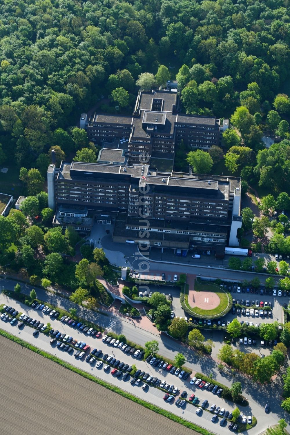 Lübbecke von oben - Klinikgelände des Krankenhauses Mühlenkreiskliniken AöR in Lübbecke im Bundesland Nordrhein-Westfalen, Deutschland