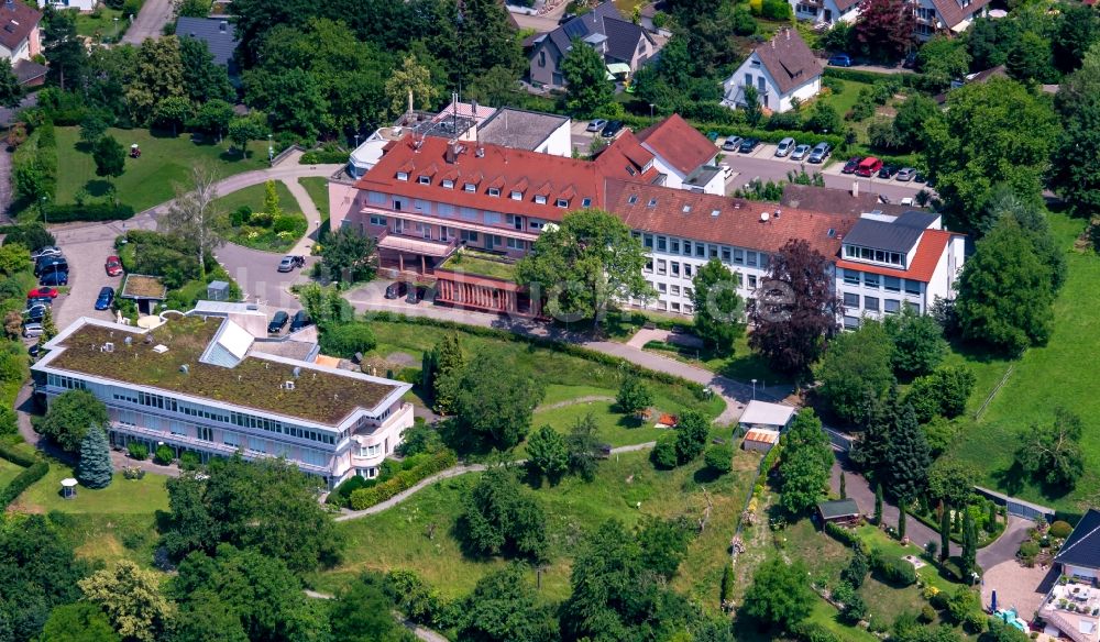 Luftaufnahme Ettenheim - Klinikgelände des Krankenhauses Ortenauklinikum Lahr Ettenheim in Ettenheim im Bundesland Baden-Württemberg, Deutschland