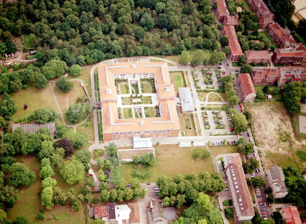 Berlin von oben - Klinikgelände des Krankenhauses Park-Klinik Weißensee im Ortsteil Weißensee in Berlin, Deutschland