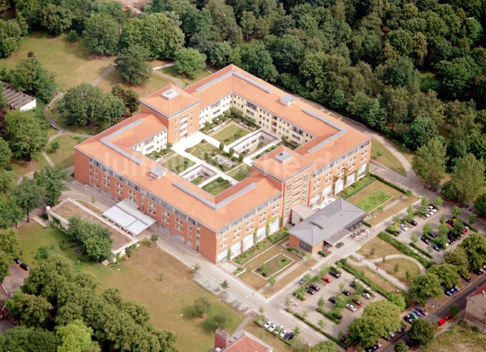 Berlin von oben - Klinikgelände des Krankenhauses Park-Klinik Weißensee im Ortsteil Weißensee in Berlin, Deutschland