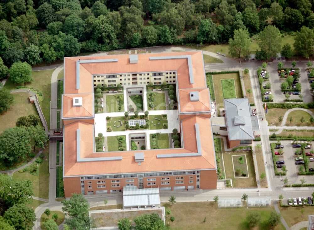 Berlin von oben - Klinikgelände des Krankenhauses Park-Klinik Weißensee im Ortsteil Weißensee in Berlin, Deutschland