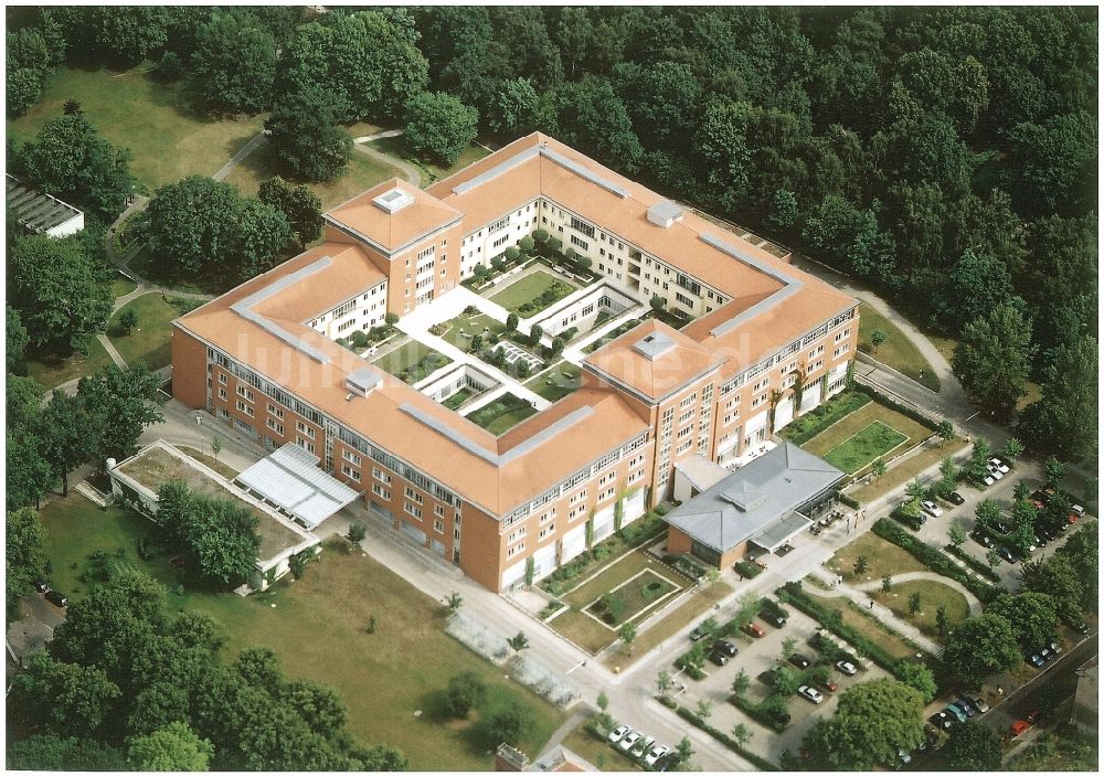 Luftbild Berlin - Klinikgelände des Krankenhauses Park-Klinik Weißensee im Ortsteil Weißensee in Berlin, Deutschland