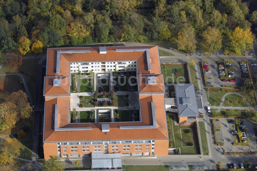 Berlin aus der Vogelperspektive: Klinikgelände des Krankenhauses Park-Klinik Weißensee im Ortsteil Weißensee in Berlin, Deutschland