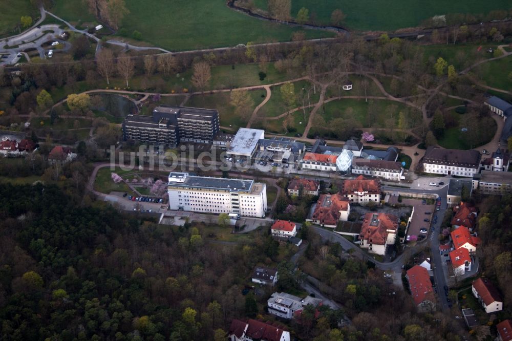 Luftaufnahme Bad Neustadt an der Saale - Klinikgelände des Krankenhauses Rhön-Klinikum im Ortsteil Herschfeld in Bad Neustadt an der Saale im Bundesland Bayern