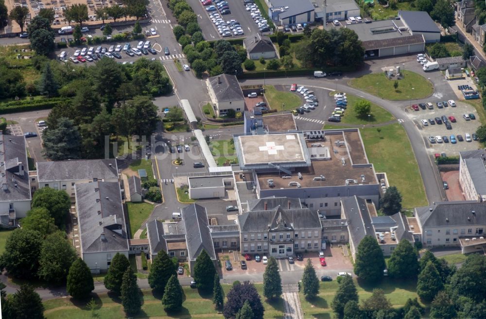 Amboise aus der Vogelperspektive: Klinikgelände des Krankenhauses Robert Debre in Amboise in Centre-Val de Loire, Frankreich