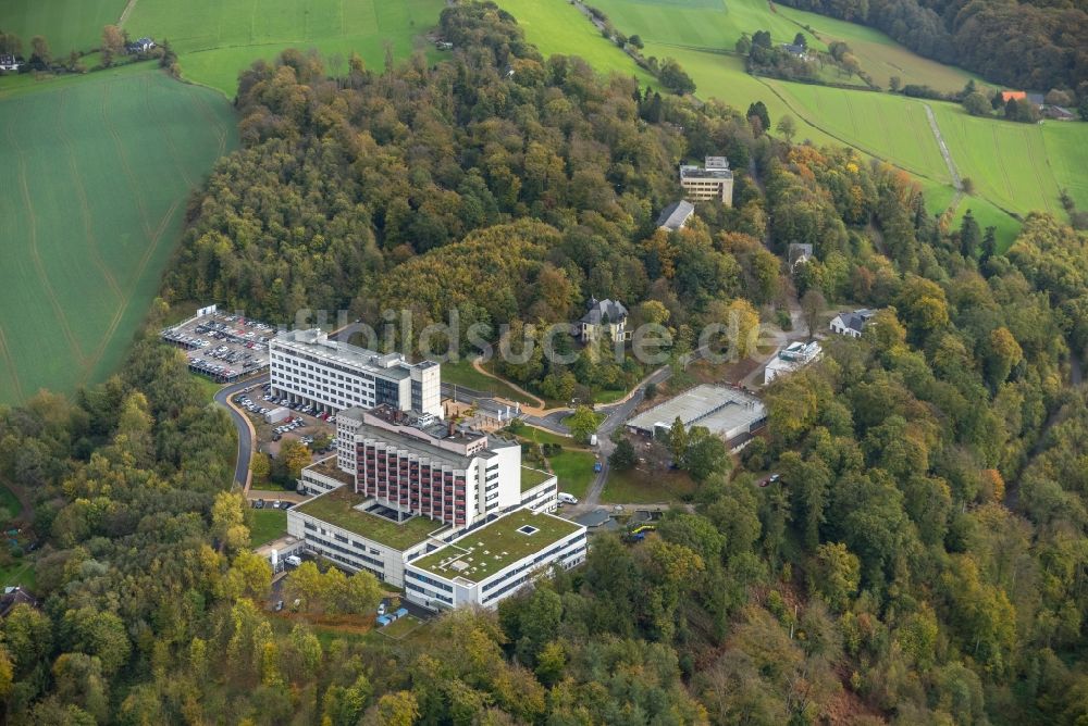 Luftaufnahme Essen - Klinikgelände des Krankenhauses Ruhrlandklinik im Ortsteil Werden in Essen im Bundesland Nordrhein-Westfalen, Deutschland