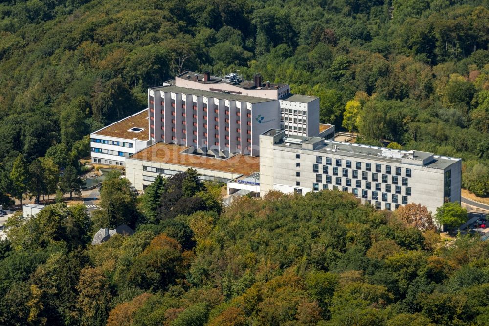 Luftbild Essen - Klinikgelände des Krankenhauses Ruhrlandklinik am Tüschener Weg im Ortsteil Werden in Essen im Bundesland Nordrhein-Westfalen, Deutschland