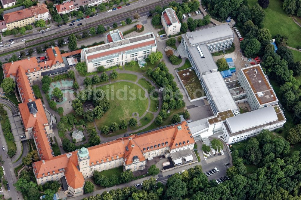 München aus der Vogelperspektive: Klinikgelände des Krankenhauses Schön Klinik Harlaching Zentrum für Knie-, Hüft- und Schulterchirurgie