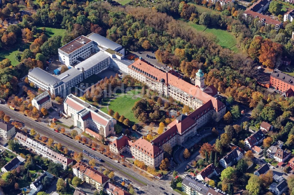 Luftbild München - Klinikgelände des Krankenhauses Schön Klinik Harlaching Zentrum für Knie-, Hüft- und Schulterchirurgie