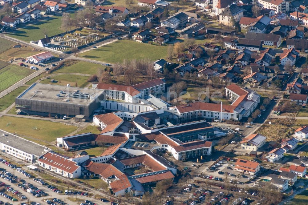 Luftbild Vogtareuth - Klinikgelände des Krankenhauses Schön-Klinik in Vogtareuth im Bundesland Bayern, Deutschland