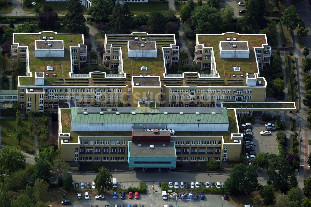 Luftaufnahme Berlin - Klinikgelände des Krankenhauses St.Marien-Krankenhaus im Ortsteil Lankwitz in Berlin