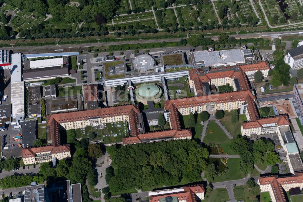 Luftaufnahme Freiburg im Breisgau - Klinikgelände des Krankenhauses Uniklinik in Freiburg im Breisgau im Bundesland Baden-Württemberg, Deutschland