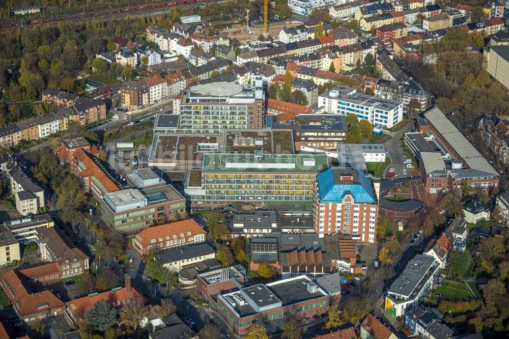 Bochum aus der Vogelperspektive: Klinikgelände des Krankenhauses BG Universitätsklinikum Bergmannsheil in Bochum im Bundesland Nordrhein-Westfalen, Deutschland