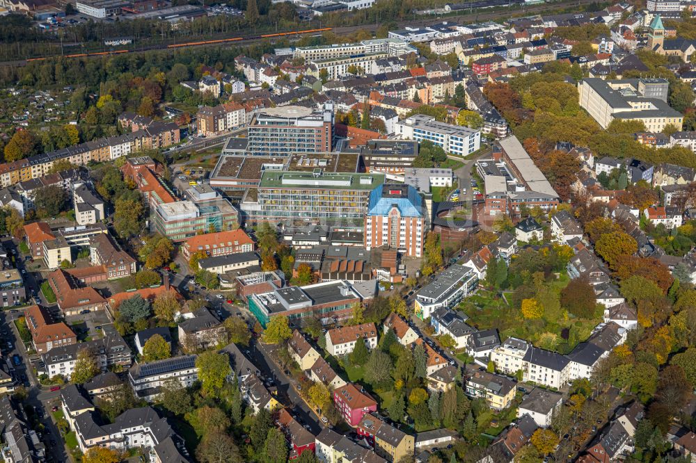 Bochum aus der Vogelperspektive: Klinikgelände des Krankenhauses BG Universitätsklinikum Bergmannsheil in Bochum im Bundesland Nordrhein-Westfalen, Deutschland