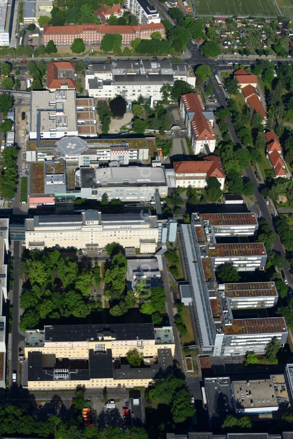 Dresden aus der Vogelperspektive: Klinikgelände des Krankenhauses Universitätsklinikum Carl Gustav Carus, Viszeral-, Thorax- und Gefäßchirurgie (VTG) an der Fetscherstraße in Dresden im Bundesland Sachsen, Deutschland