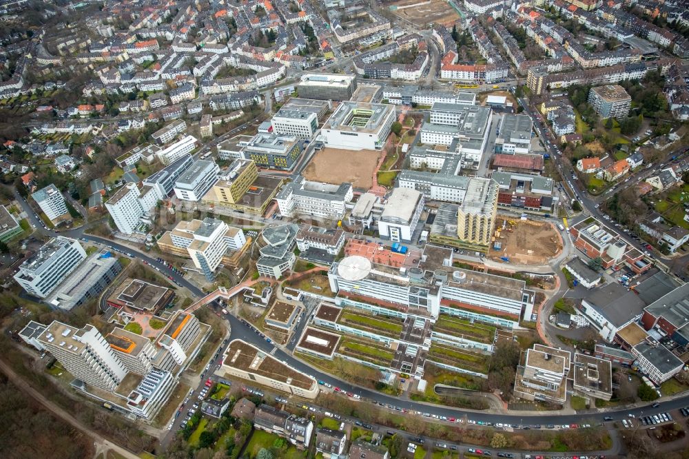 Essen von oben - Klinikgelände des Krankenhauses Universitätsklinikum Essen Abteilung für Pädiatrie Hufelandstraße im Ortsteil Stadtbezirke III in Essen im Bundesland Nordrhein-Westfalen