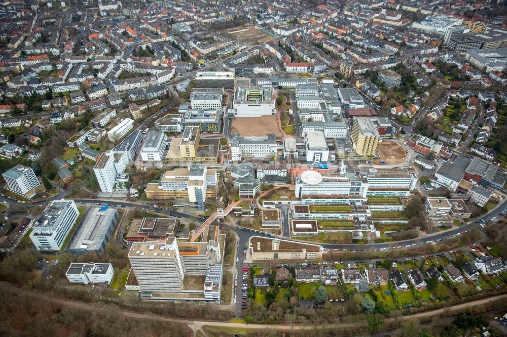 Essen aus der Vogelperspektive: Klinikgelände des Krankenhauses Universitätsklinikum Essen Abteilung für Pädiatrie Hufelandstraße im Ortsteil Stadtbezirke III in Essen im Bundesland Nordrhein-Westfalen