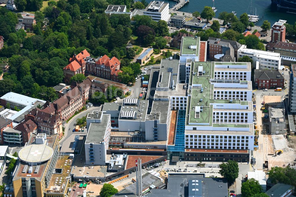 Luftaufnahme Kiel - Klinikgelände des Krankenhauses Universitätsklinikum Schleswig-Holstein ( UKSH ) in Kiel im Bundesland Schleswig-Holstein, Deutschland