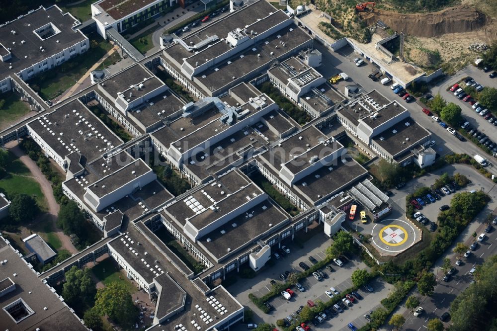 Berlin von oben - Klinikgelände des Krankenhauses Vivantes Humboldt-Klinikum Am Nordgraben in Berlin