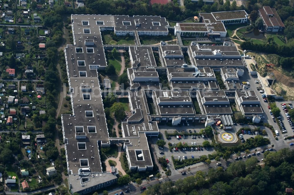 Luftbild Berlin - Klinikgelände des Krankenhauses Vivantes Humboldt-Klinikum Am Nordgraben in Berlin