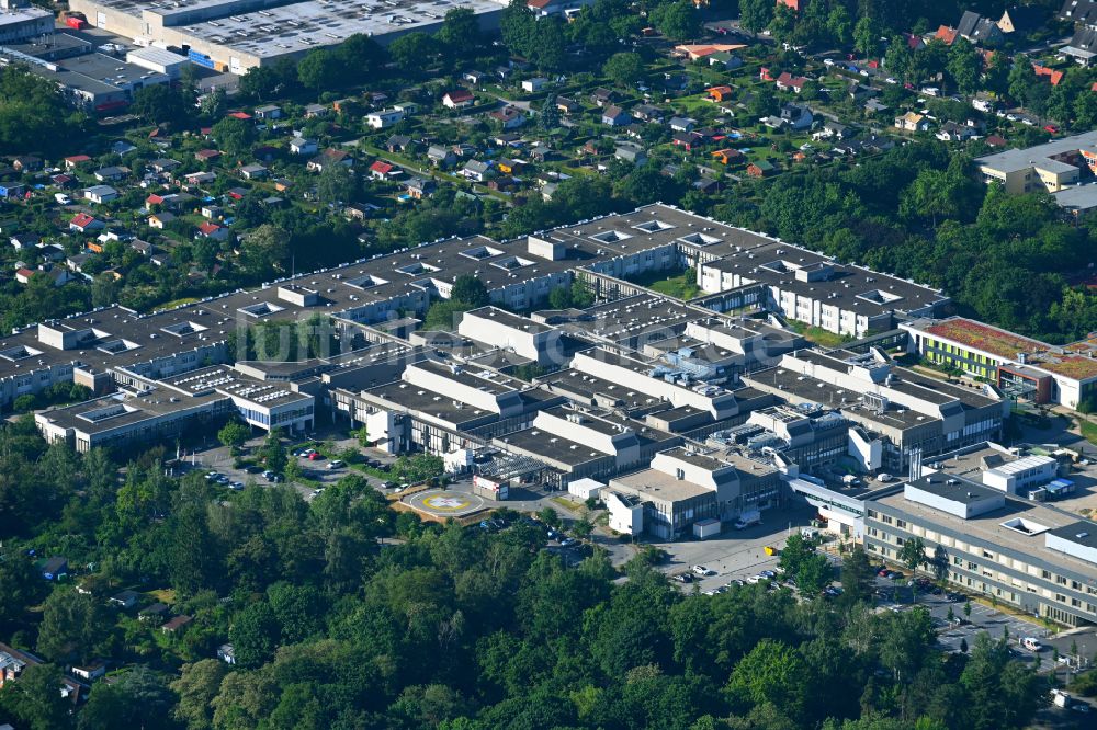 Luftbild Berlin - Klinikgelände des Krankenhauses Vivantes Humboldt-Klinikum Am Nordgraben in Berlin, Deutschland