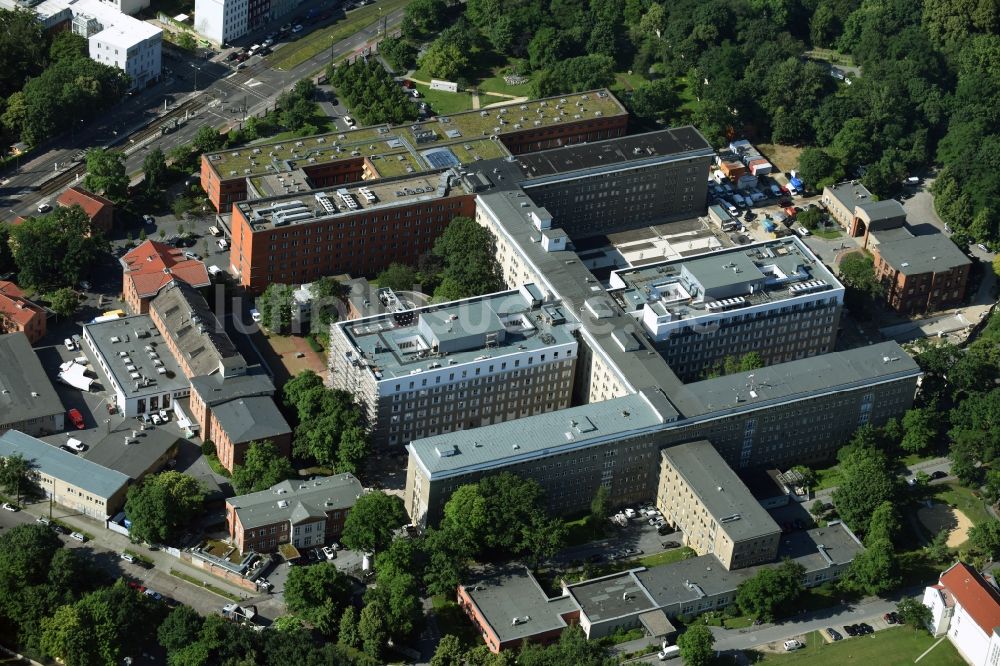 Berlin aus der Vogelperspektive: Klinikgelände des Krankenhauses Vivantes Klinikum im Friedrichshain in Berlin